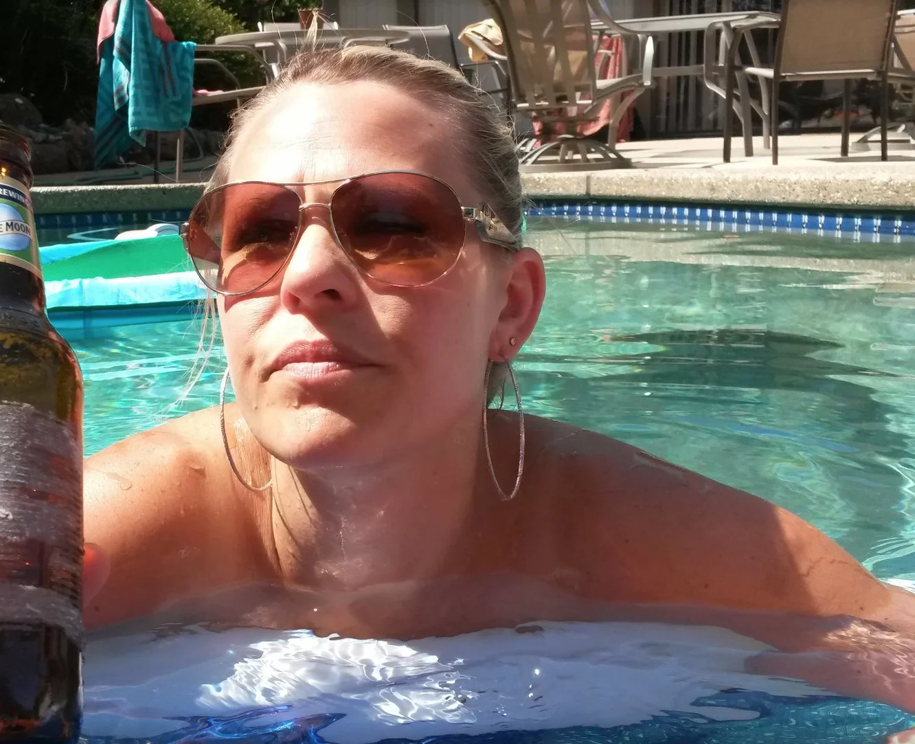 Julie Enjoys Some Anal image 3