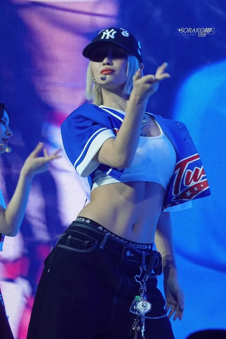 Momo (Twice) Pictures 2 📷 main image