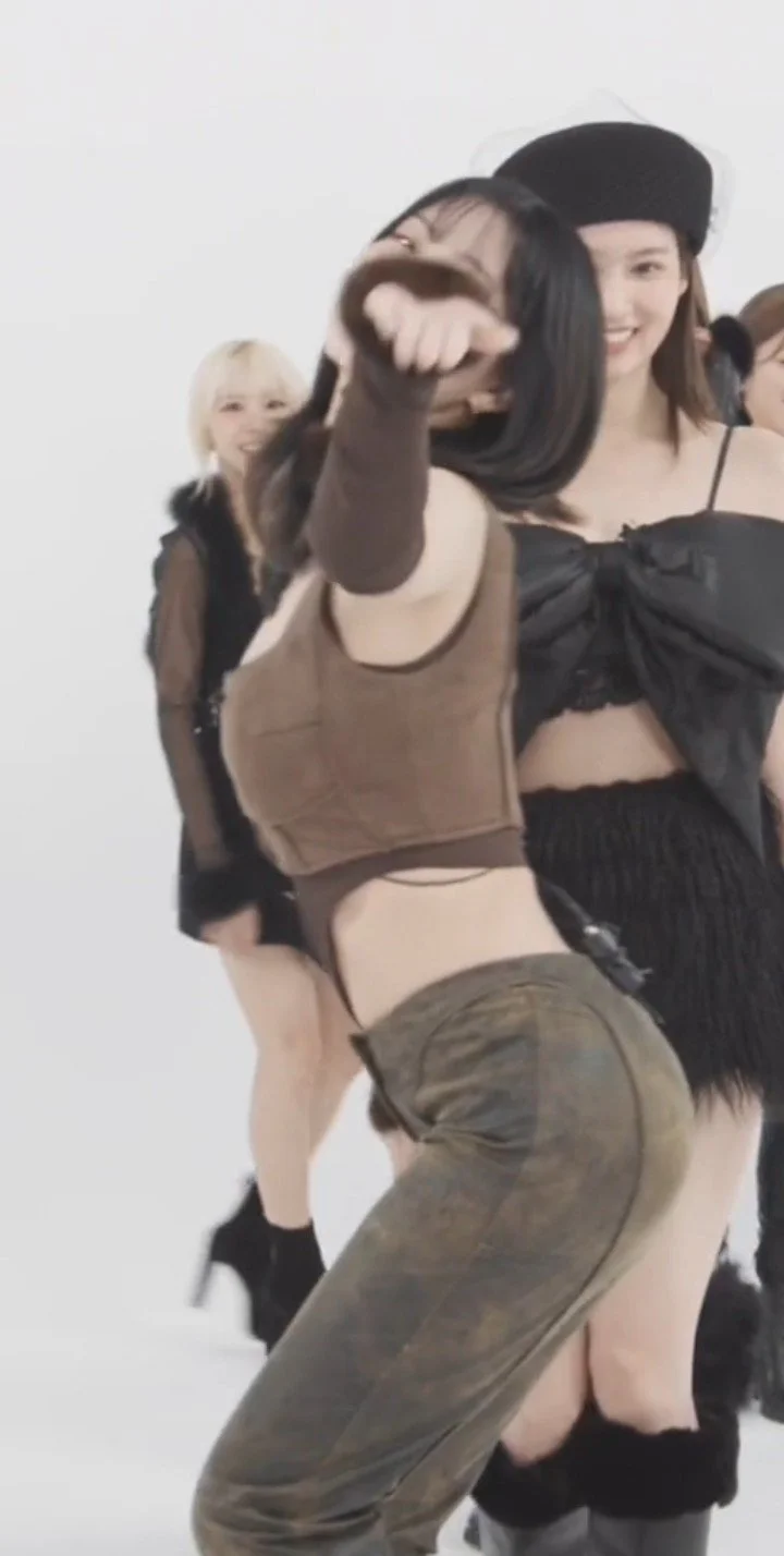 Momo (Twice) Pictures 2 📷 image 37