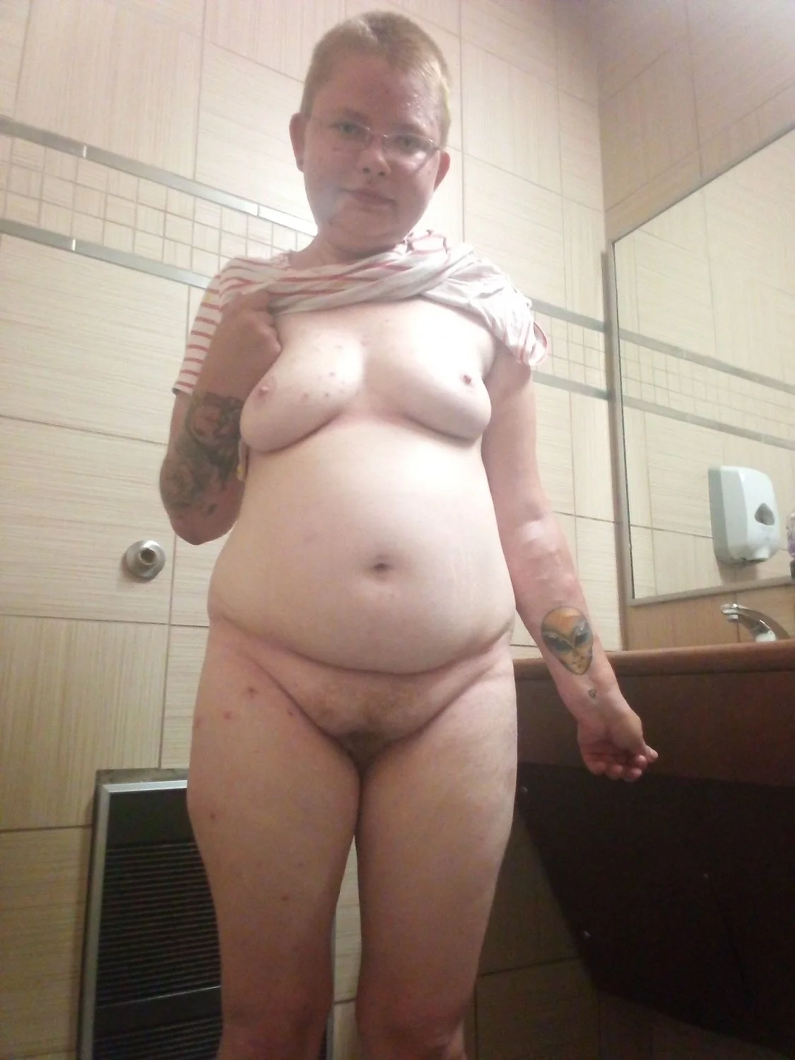 Piggy Slut Liz image 37