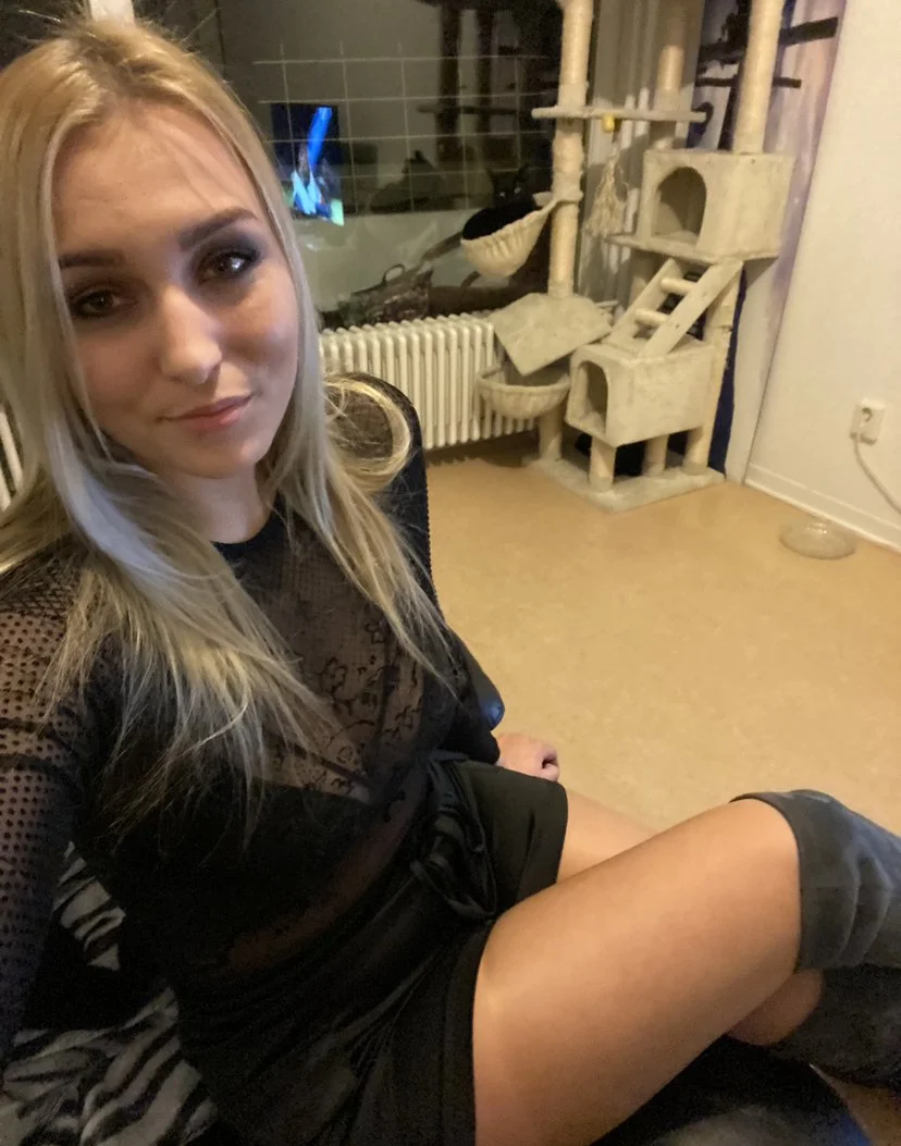 Ukraine german Big tit suck dick after divorced cumslut cumface Ukrainian slutty slut swallow curvy image 2