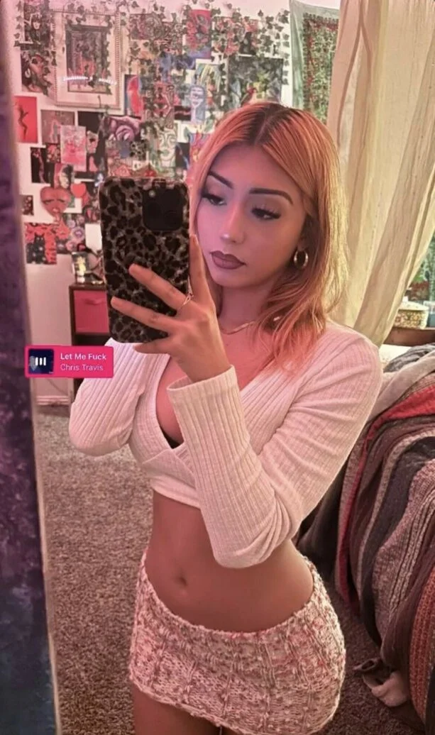 Sexy slut Juliette image 8