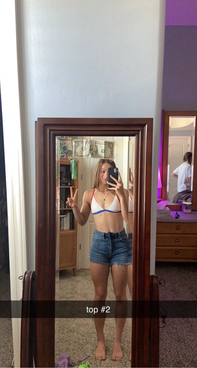 College student leaked nudes image 2