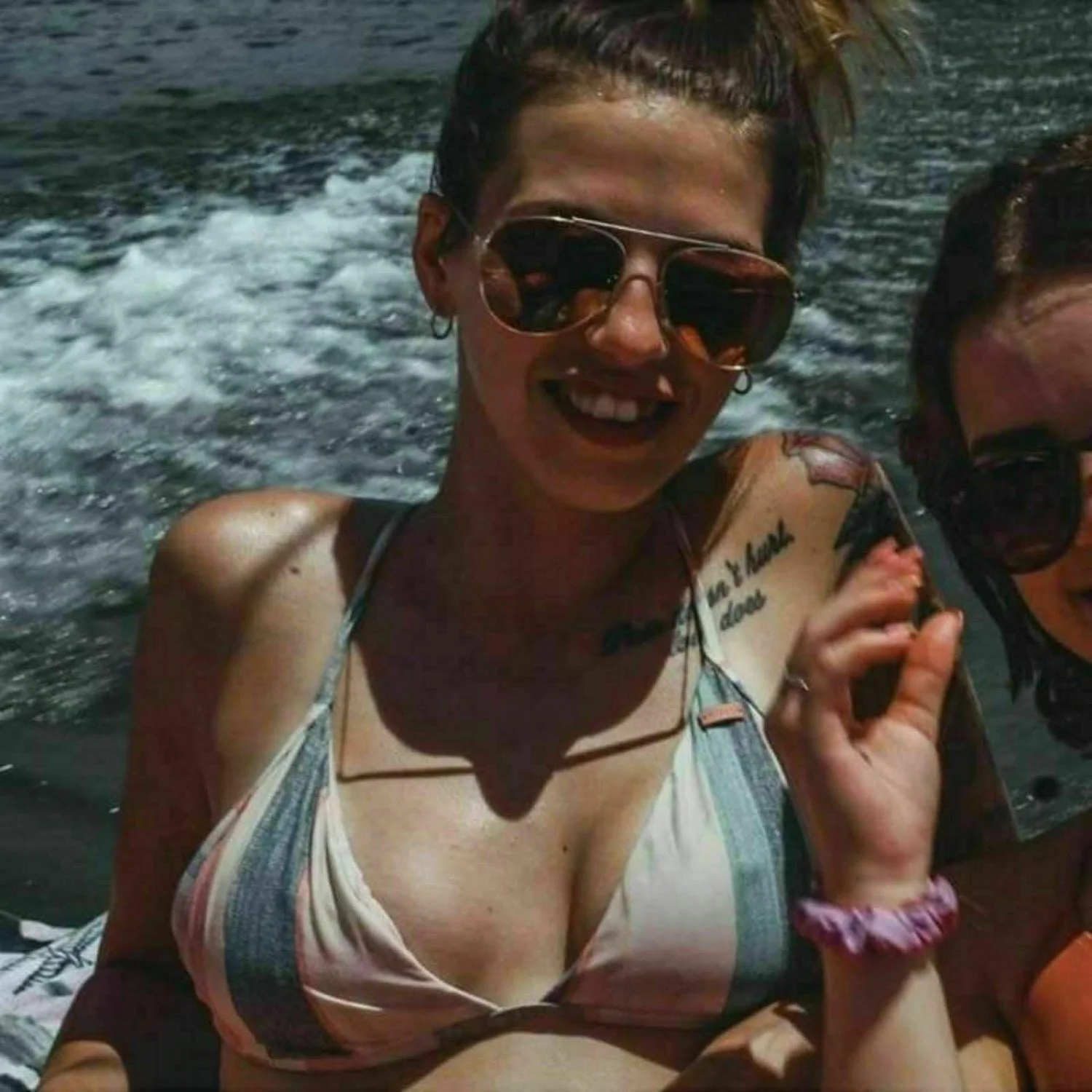 [Vids] My real sister takes off her shirt and shakes her tits in a bra + a few bonus surprises 😈 image 4