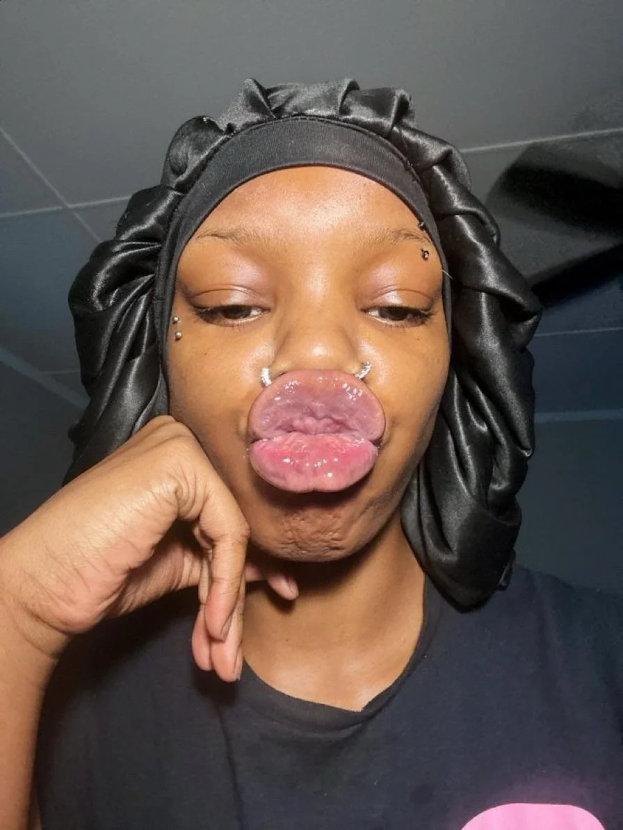 DSL glossy lips 💋💦💄🔥 image 3