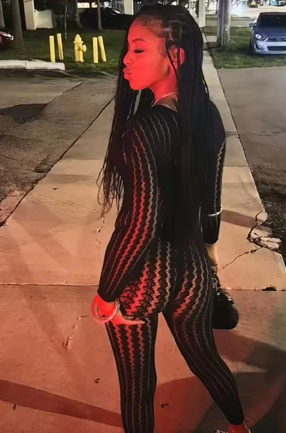 Lite skin thot succ'n dicc & shakin ASS on live image 3