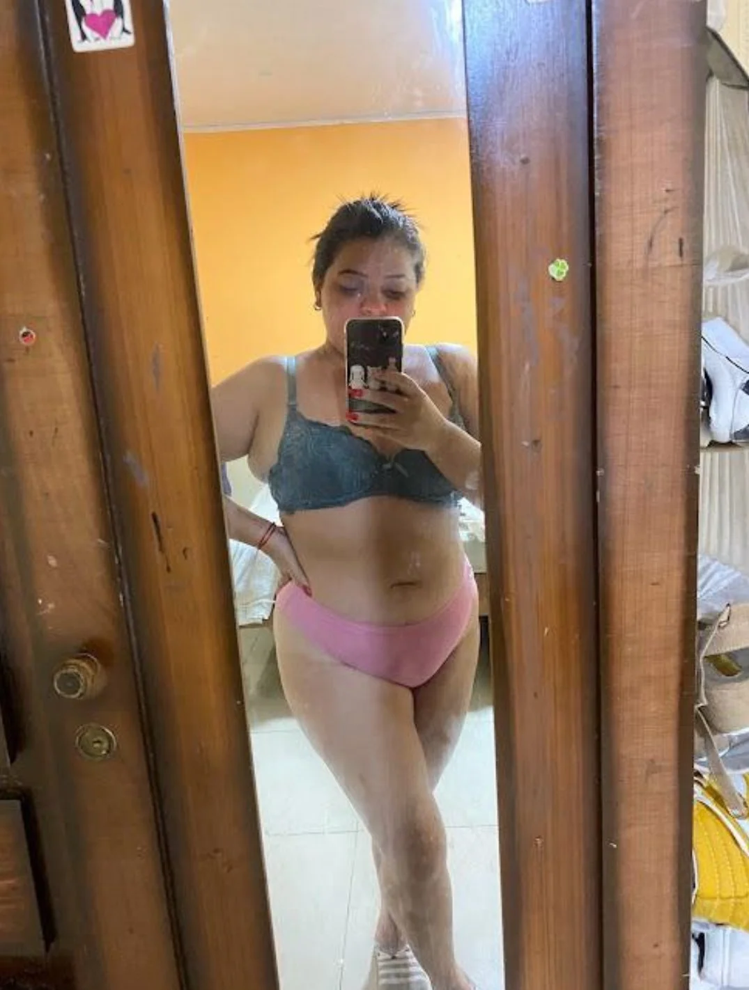 Karen selfie nude image 2
