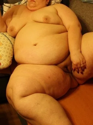 Schamlose, deutsche SSBBW Fettsau nackt image 26