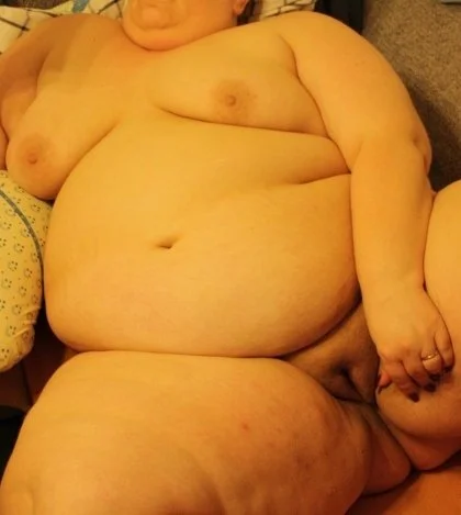 Schamlose, deutsche SSBBW Fettsau nackt image 29