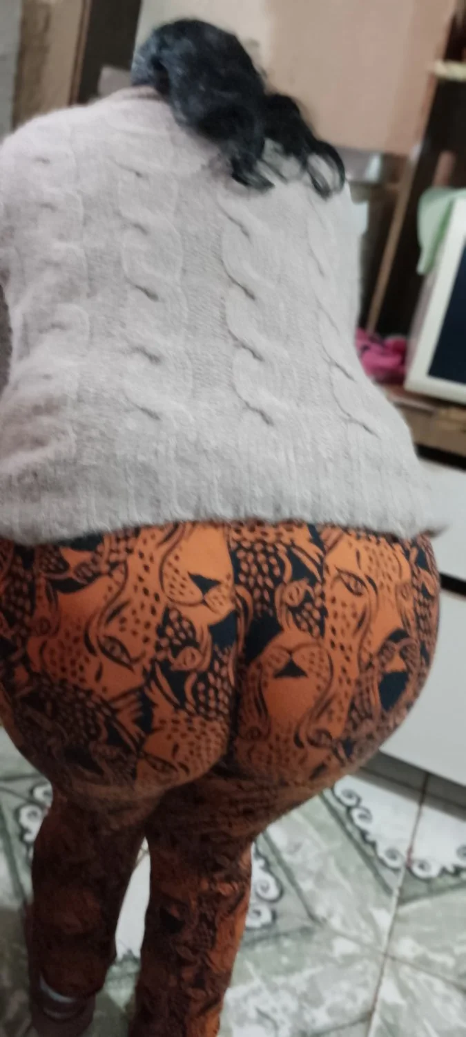 Gostosa vazada dançando só de calcinha image 4
