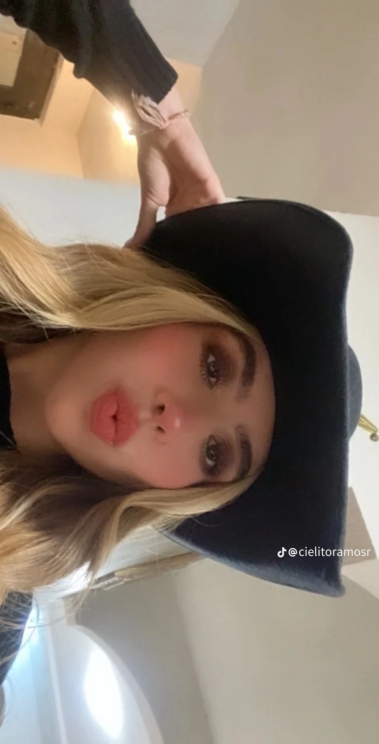 Putinha Mexicana do Corno image 32