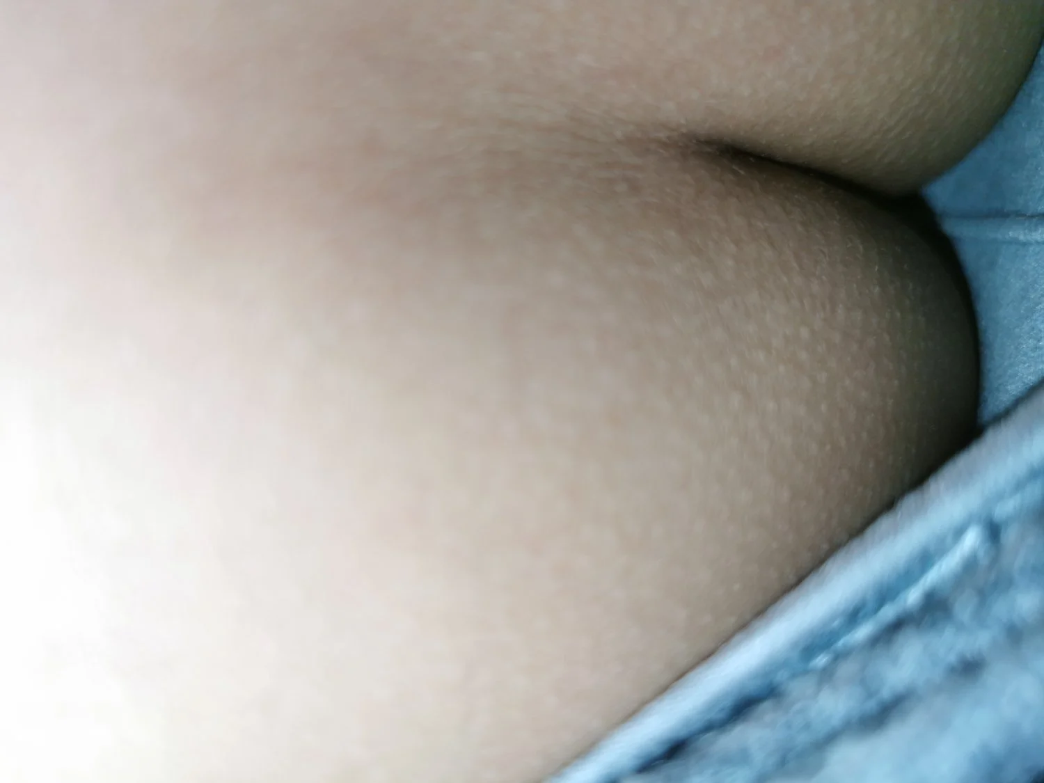 Mirando el rico culo de mi cuñada vik cuando esta borracha y dormida, Para hacerle unas fotos. (1) image 17
