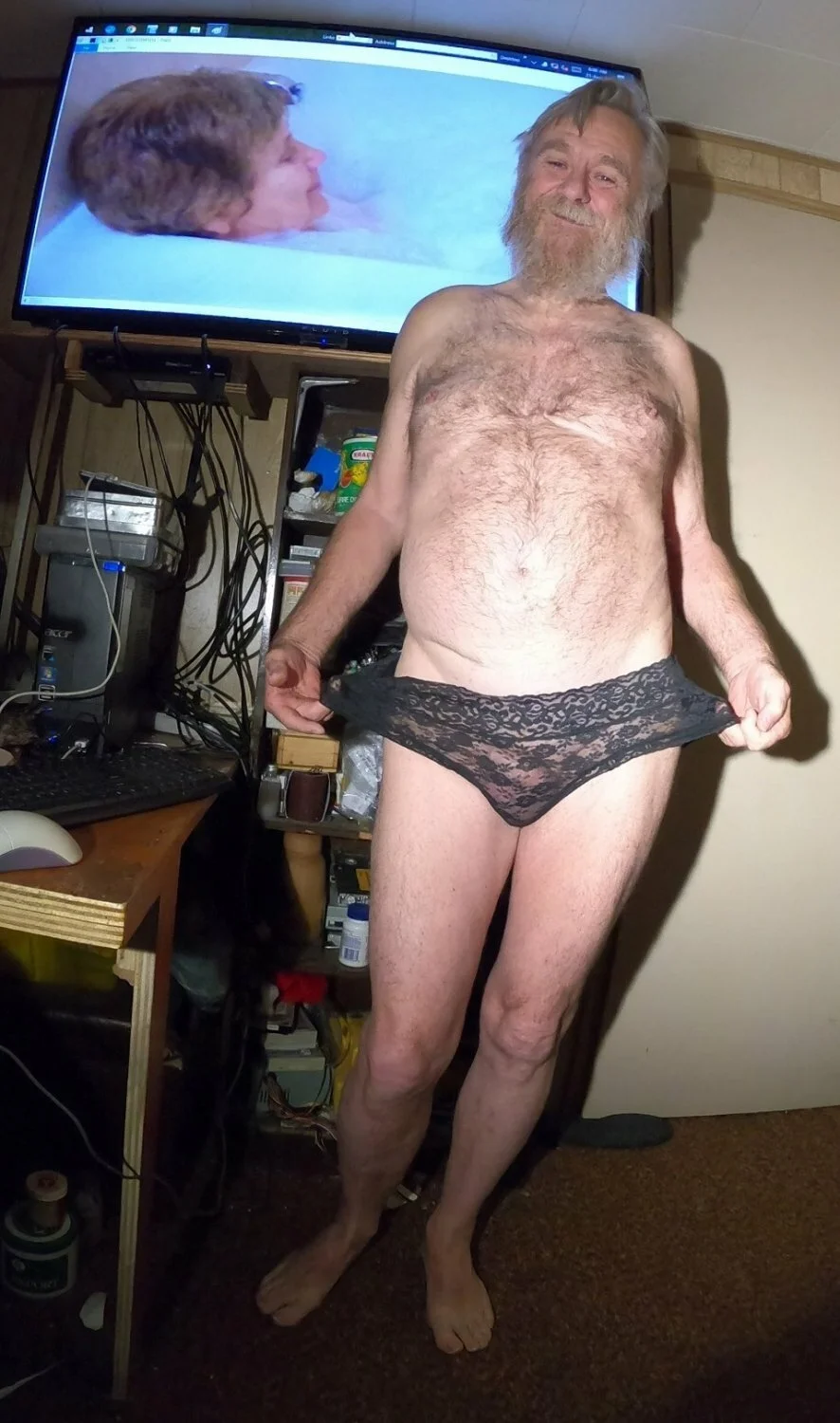 MARRIED COUPLE, CHRIS AND DANIELLE. THEY WILL CUM TO ANY PARTY. THEY WILL SUCK ,FUCK AND SWALLOW, image 7