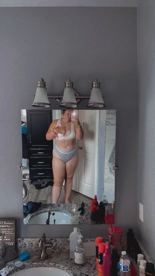 Curvy Girl shows off body image 10