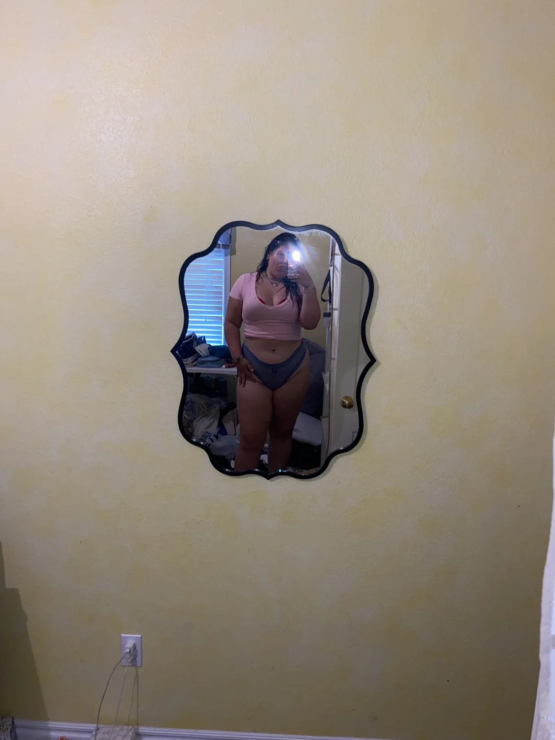Curvy Girl shows off body image 7