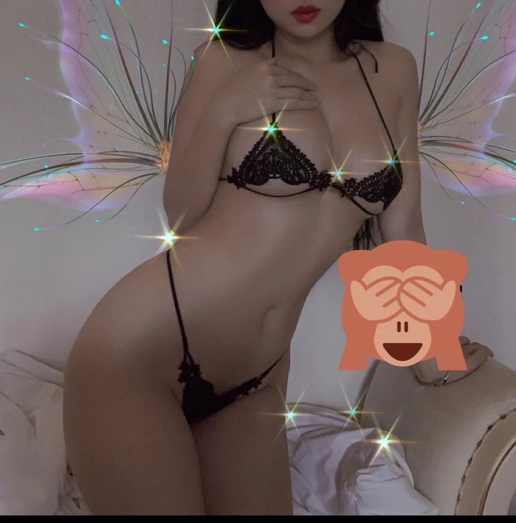 Asian Vietnamese Model Duyenn H image 21