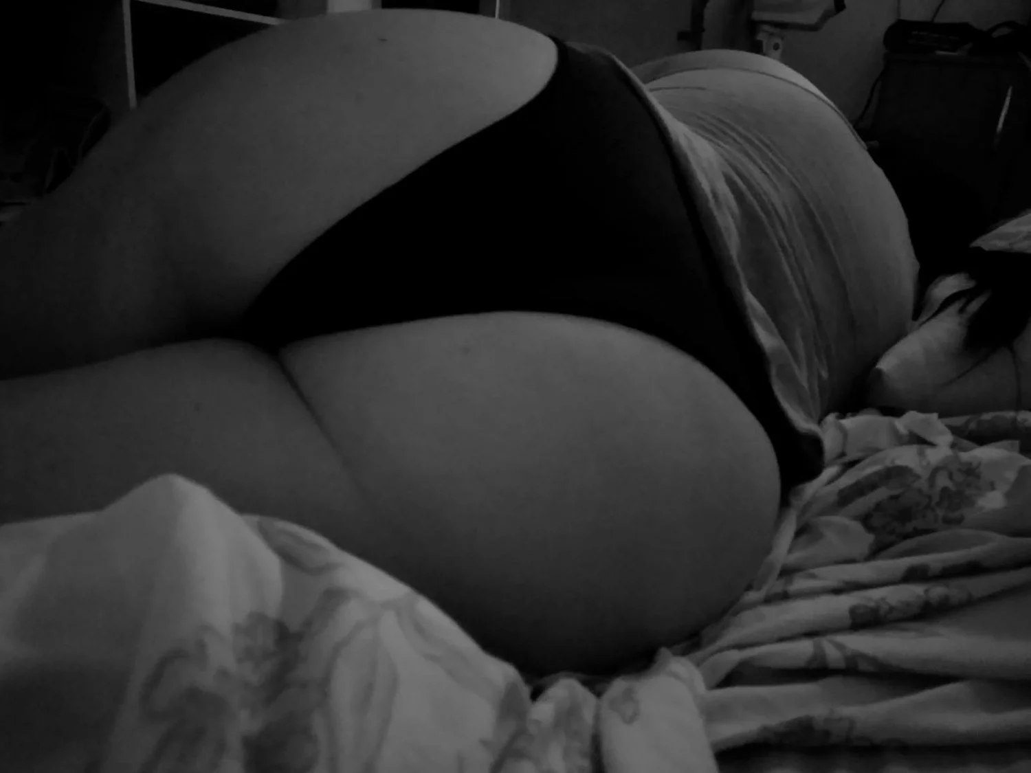 El culo de mi mujer. Le darías pija?? image 35