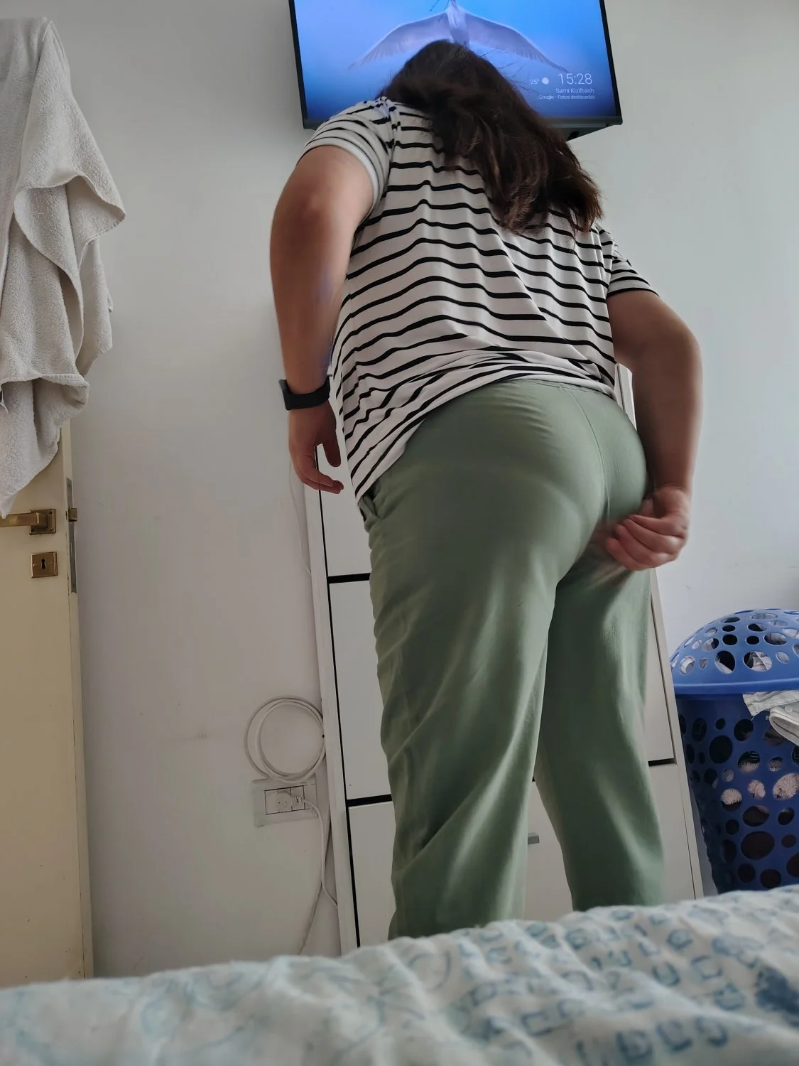 El culo de mi mujer. Le darías pija?? image 4