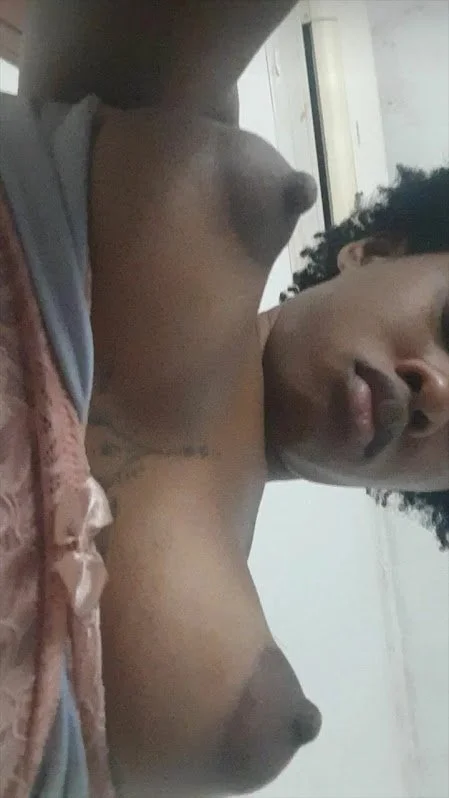 pretinha do peito bicudo image 16