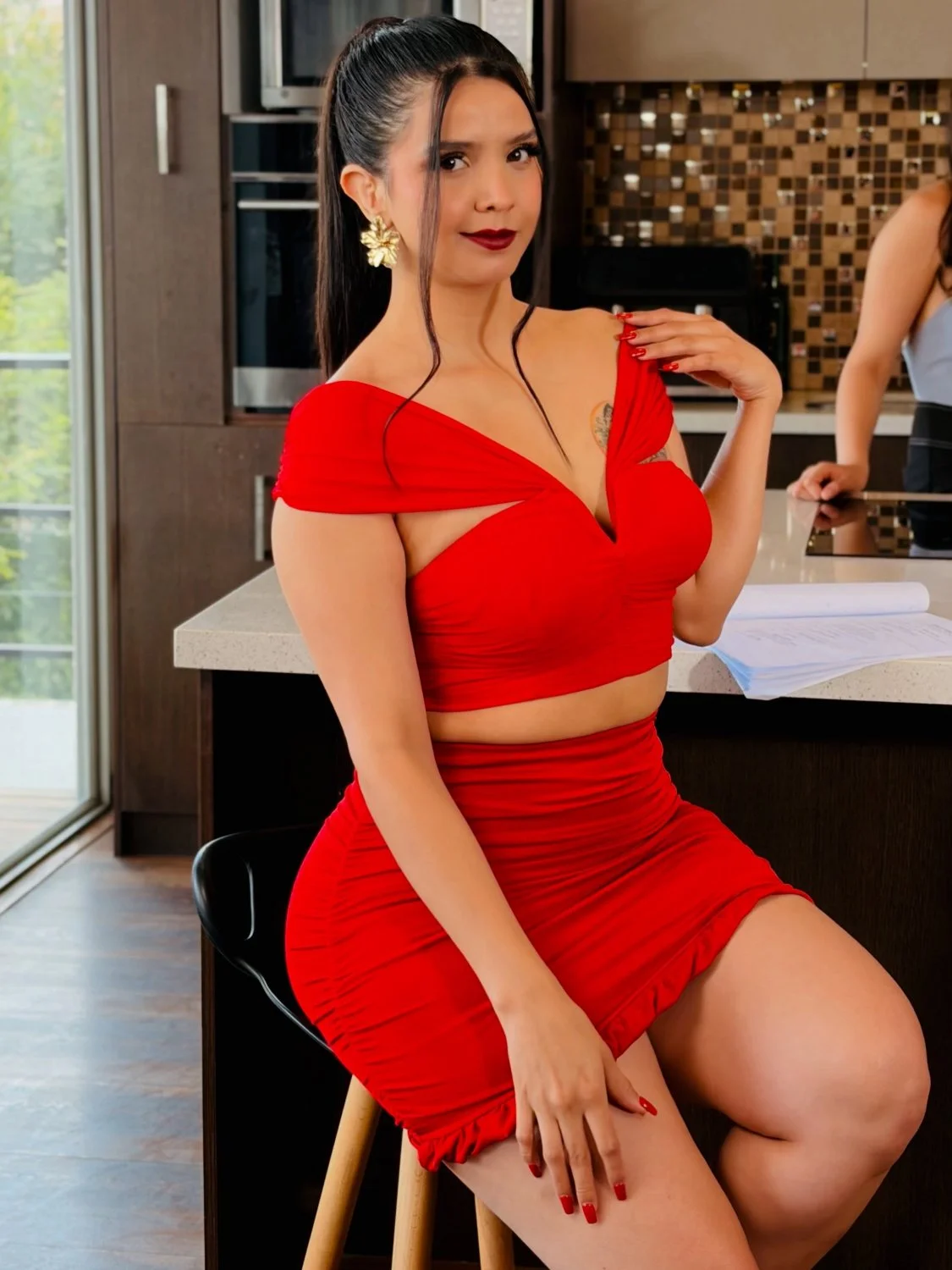 Actriz de facebook caderona y piernona, deliciosa image 12
