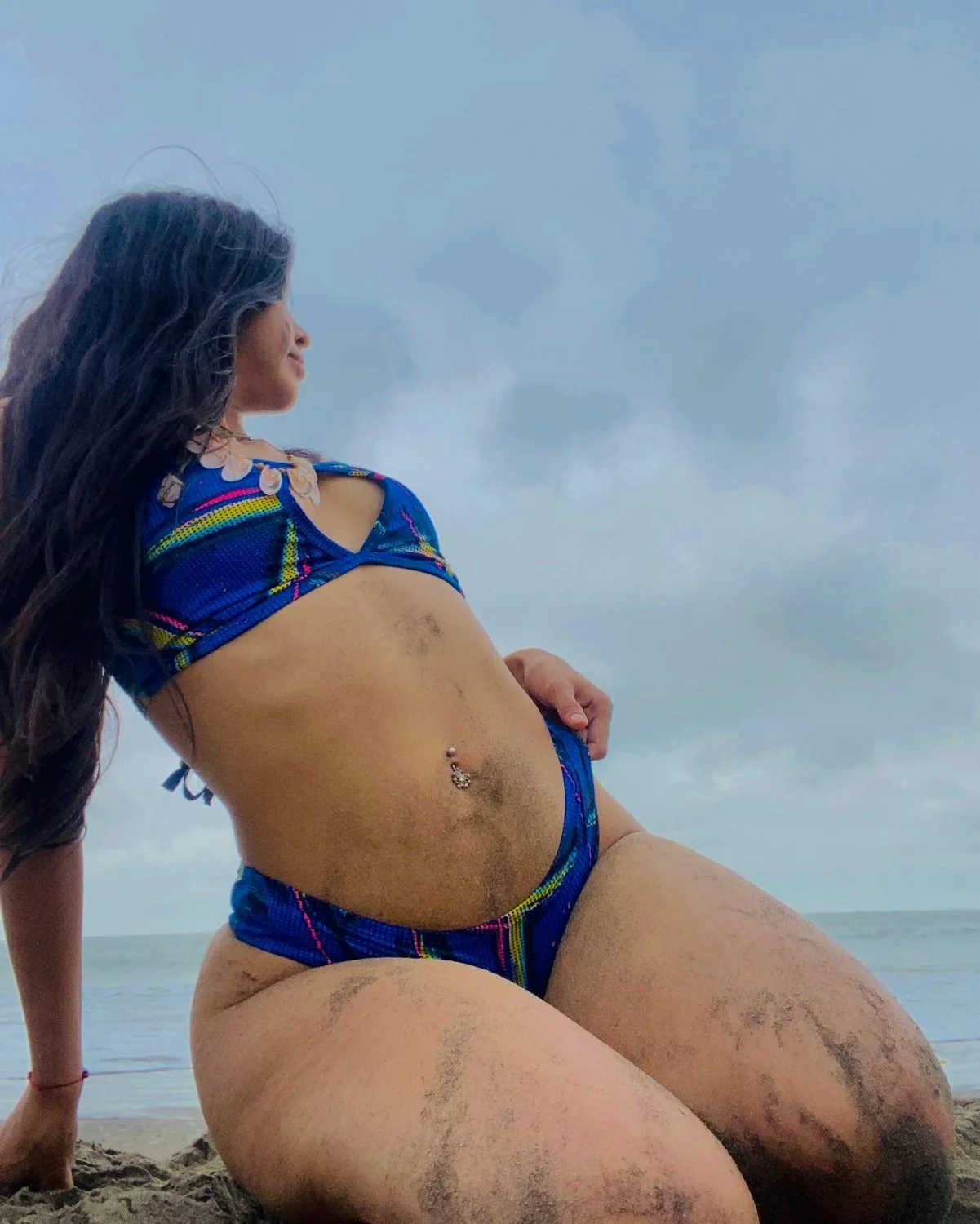 Actriz de facebook caderona y piernona, deliciosa image 4