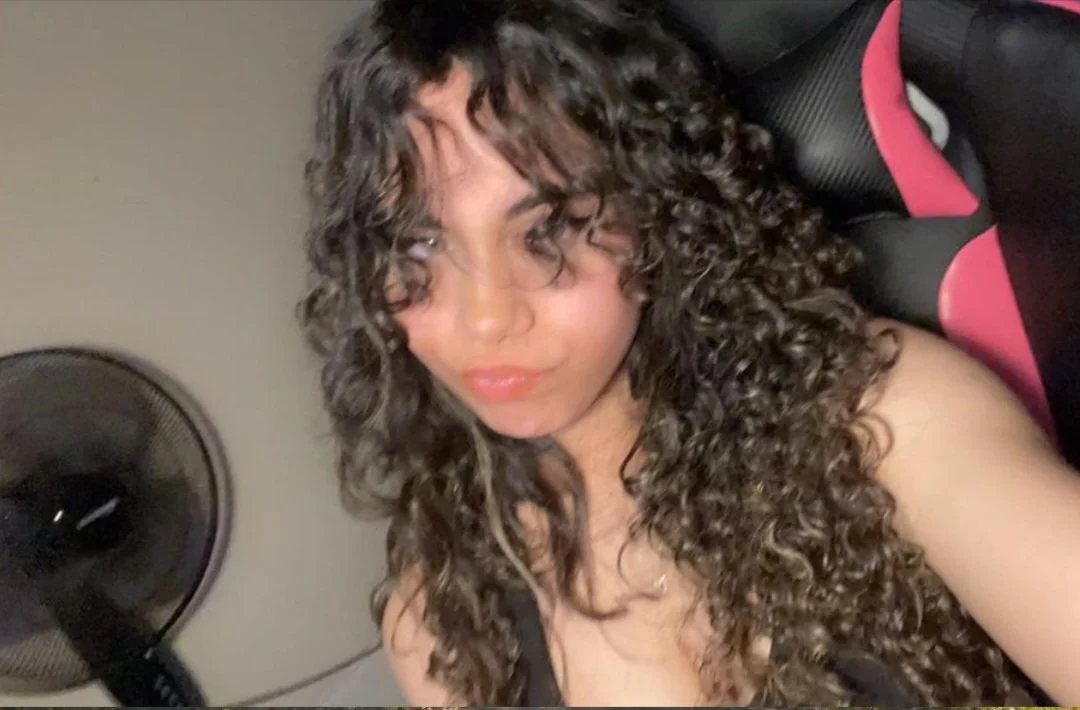 sexy teen named Daniela image 3