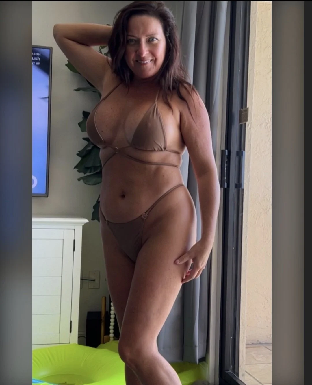 Mobile Whore Kim image 13