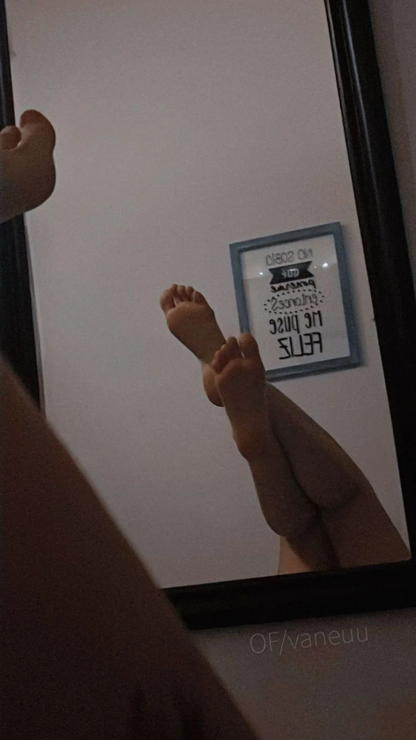 Any feet lovers 😘 main image