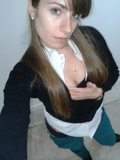 Hotwife delgada de Grandes Bubis 🥵🤤 cover image
