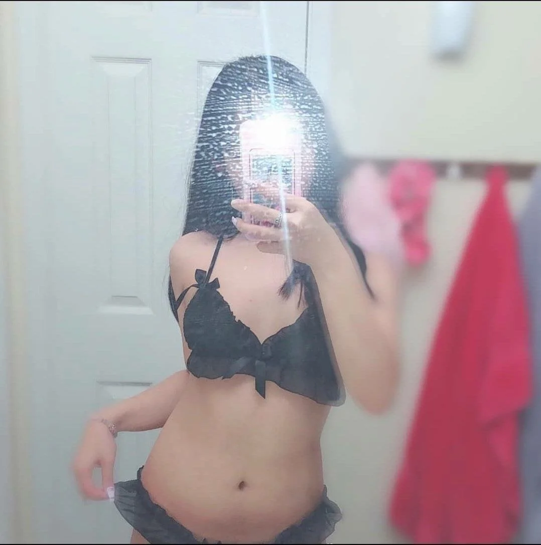 Pide ser exhibida como regalo de cumpleaños 😈 image 12