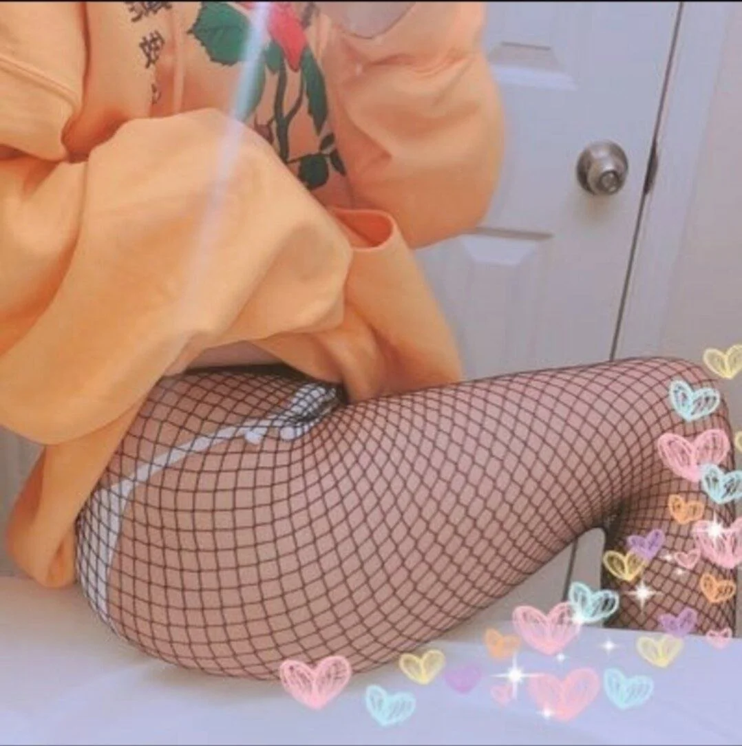 Pide ser exhibida como regalo de cumpleaños 😈 image 19