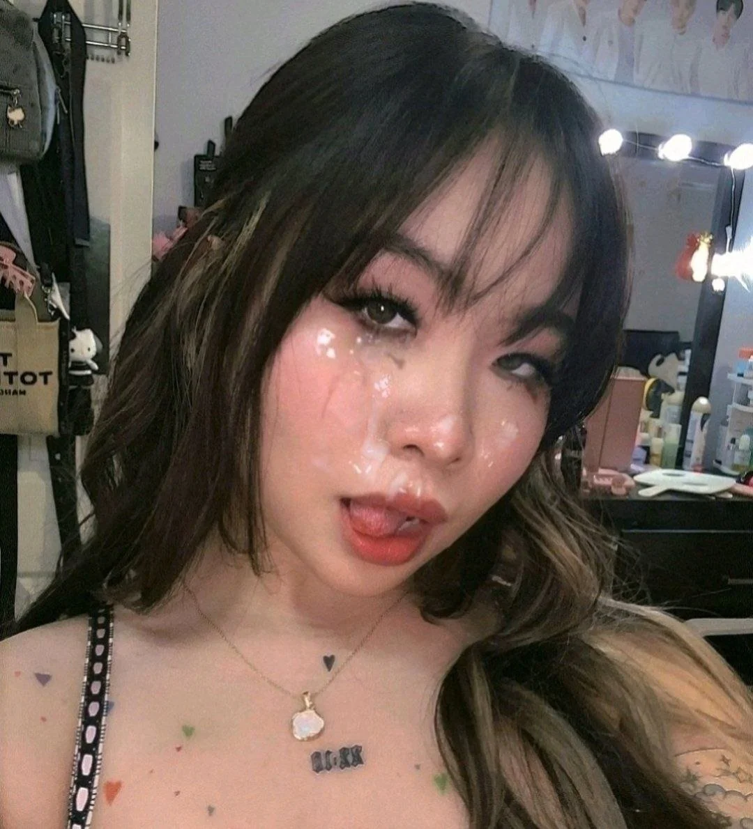Pide ser exhibida como regalo de cumpleaños 😈 image 29