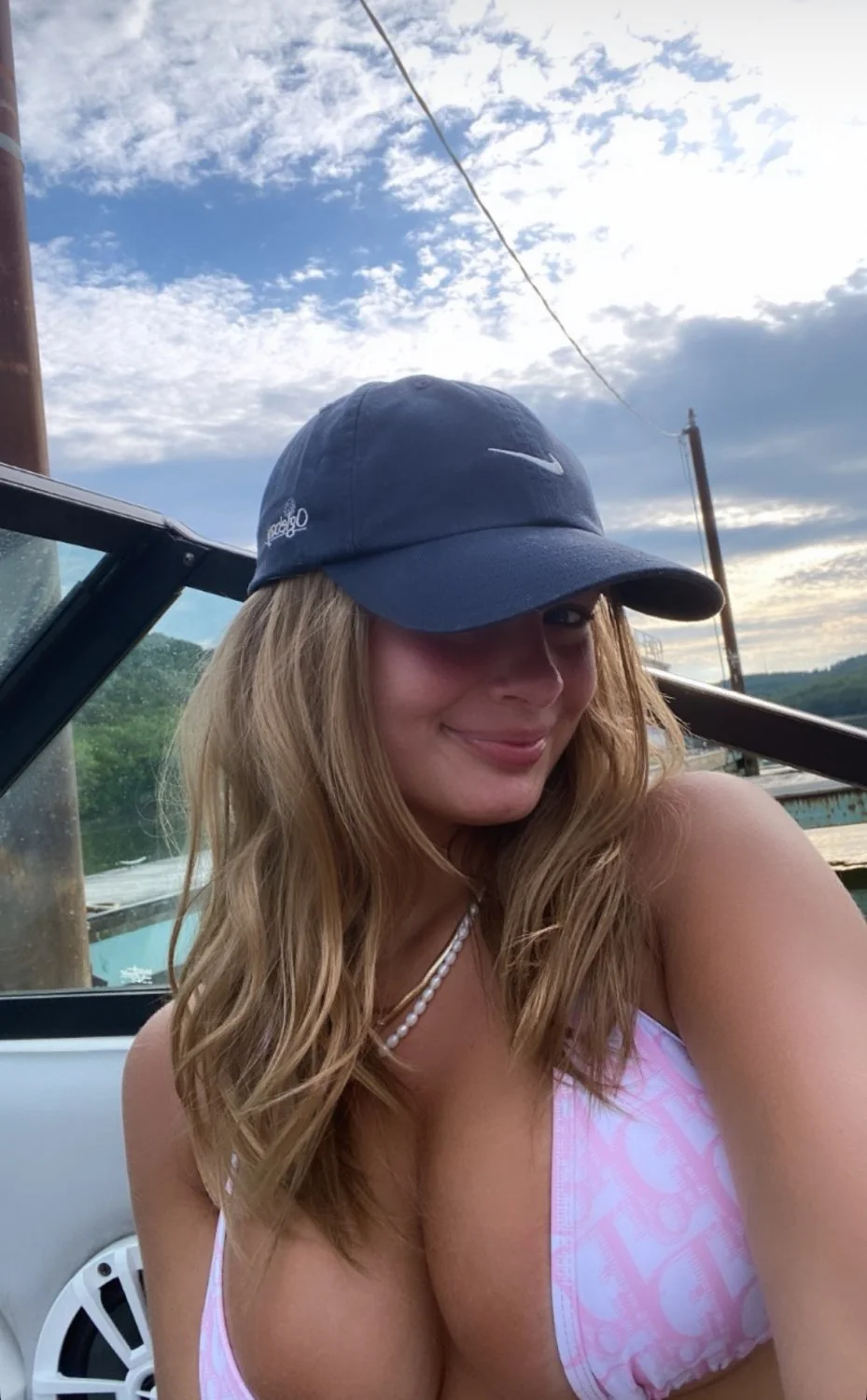 Sexy Curvy Big Tit University of Pitt girl image 2