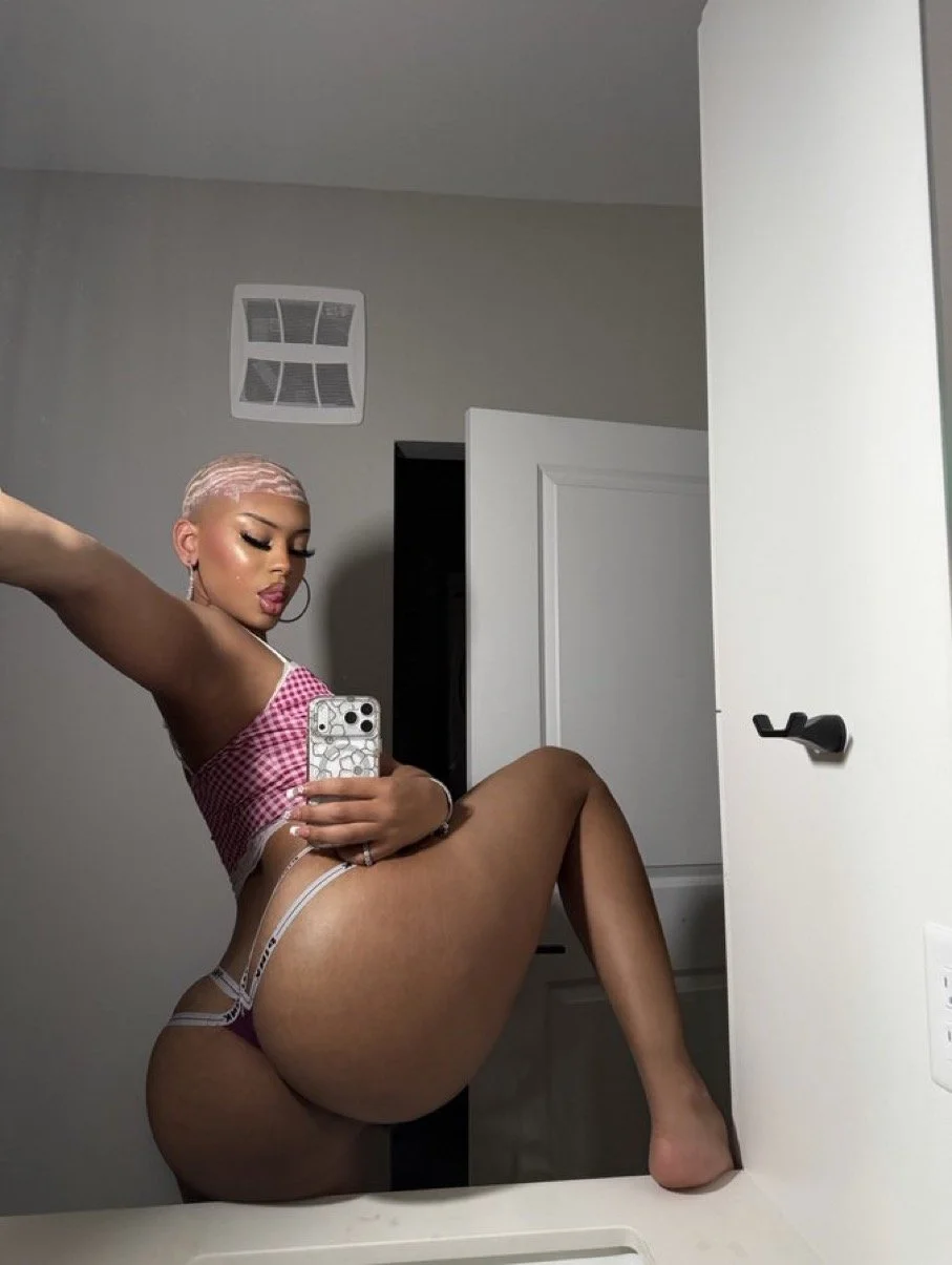 PERFECT EBONY TRANS GODDESS 🤤😍 image 13