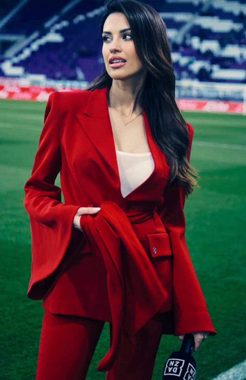 Eleonora Incardona hot italian journalist image 21