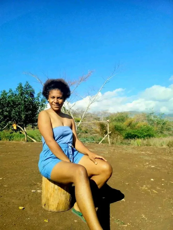 Tight Highlander teen🇵🇬 image 3