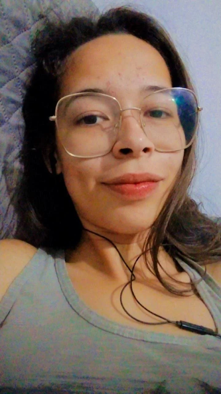 Magrinha nua em fotos amadoras vazadas image 5