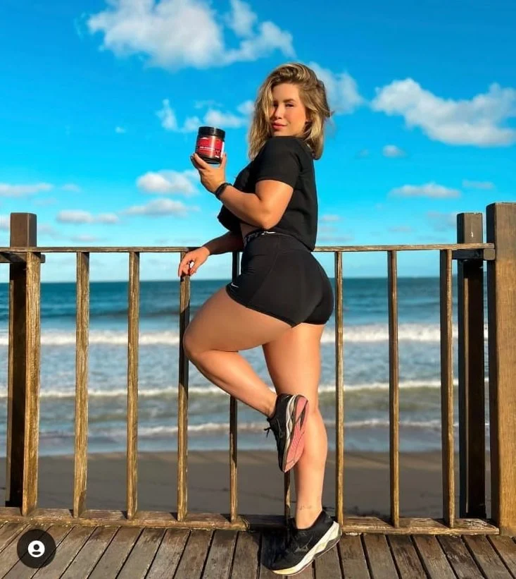 Loira do rabo delicioso com o bikininho socado no cu. image 29