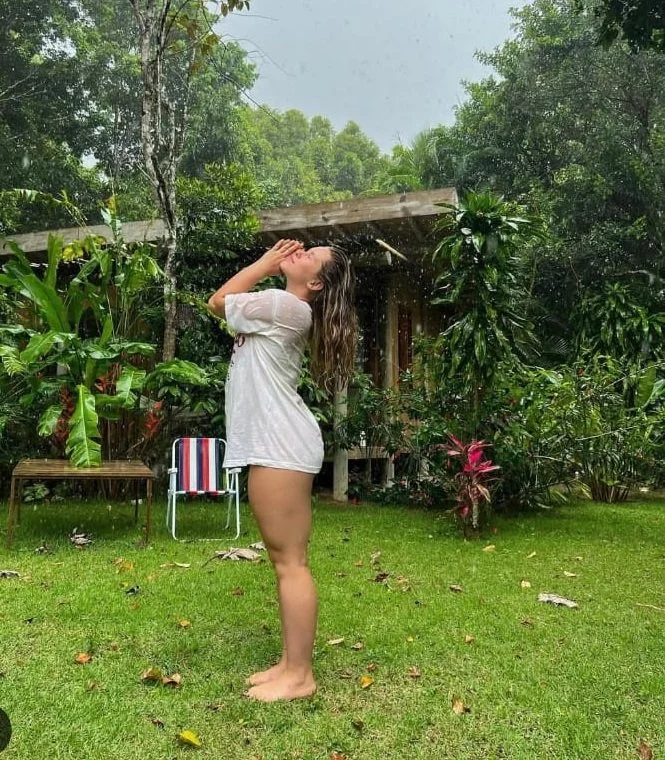 Loira do rabo delicioso com o bikininho socado no cu. image 34