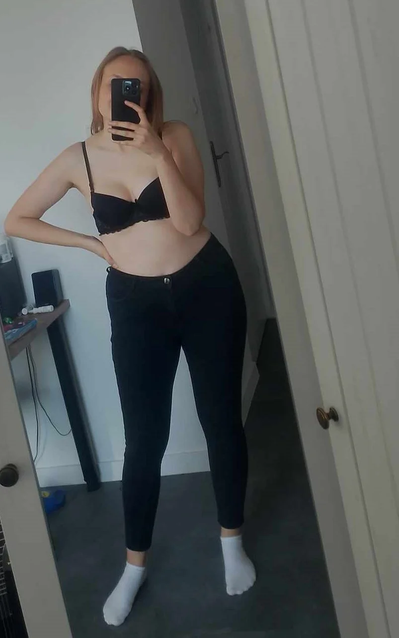 Gf selfie tease main image
