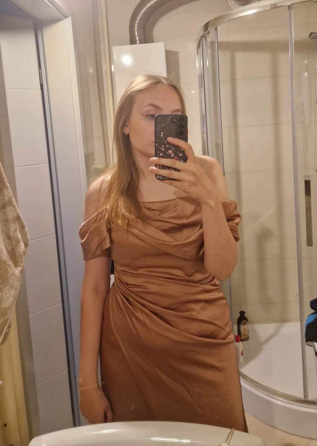 Gf selfie tease image 2