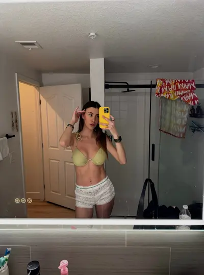 Feeling sexy in this pretty set cover image