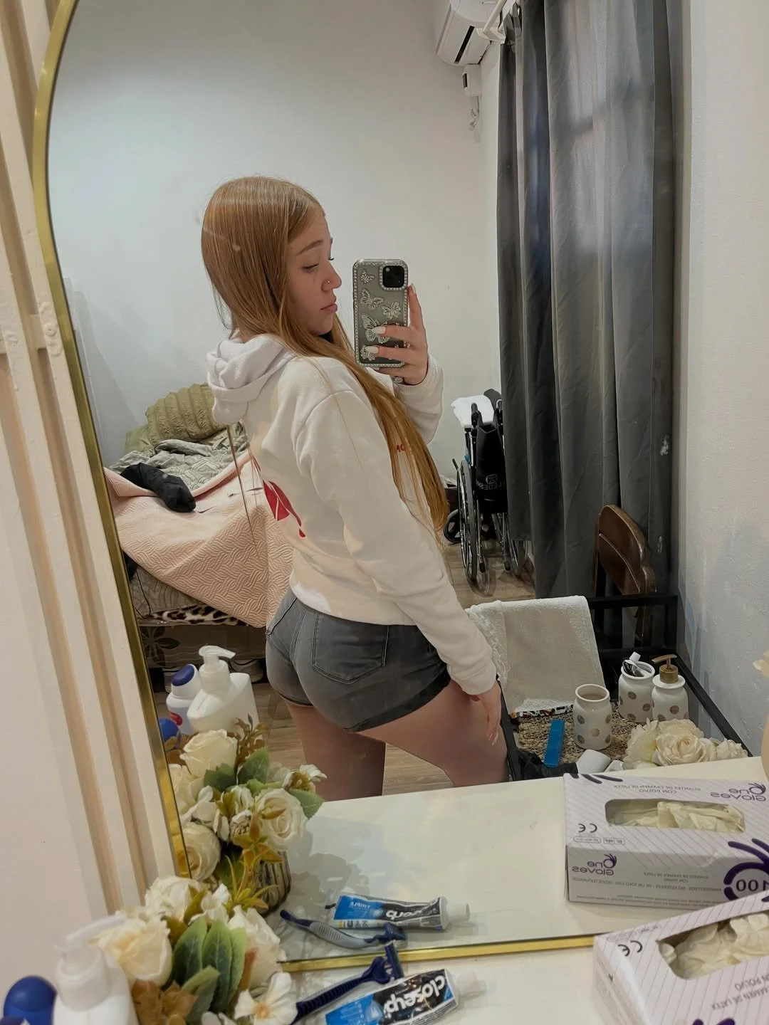 pendeja rubia flaquita para romperla toda 🤤🤤🤤 image 2