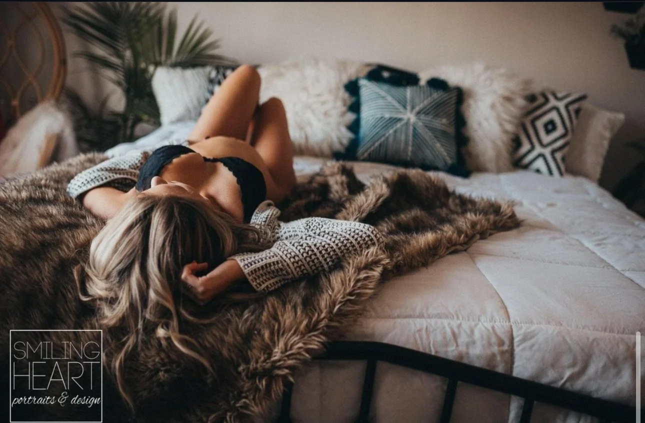 Jena boudoir main image
