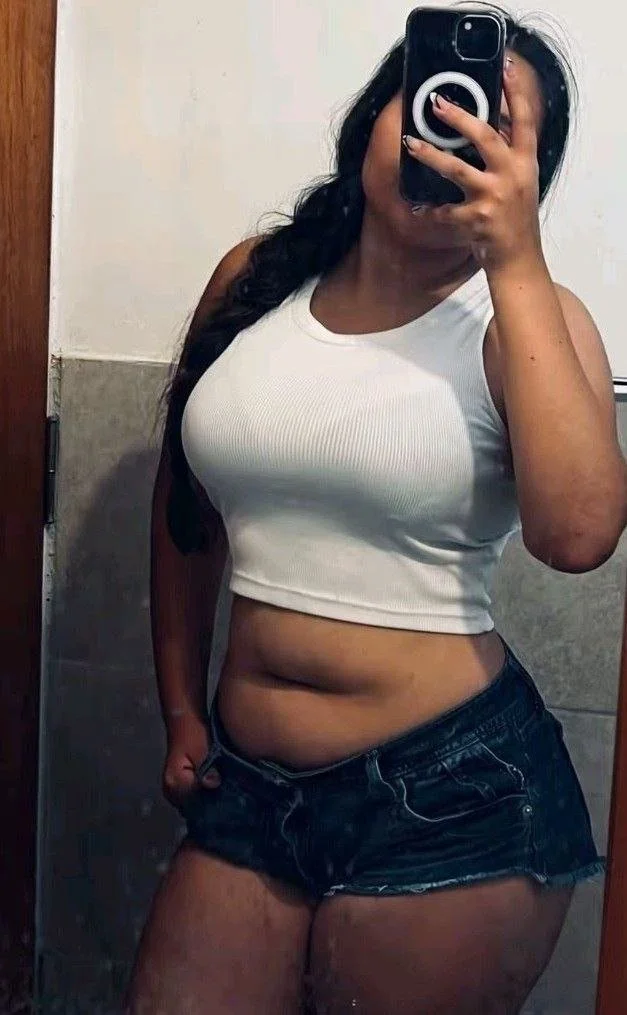Micol pende gordibuena bien buenota y tetona image 17