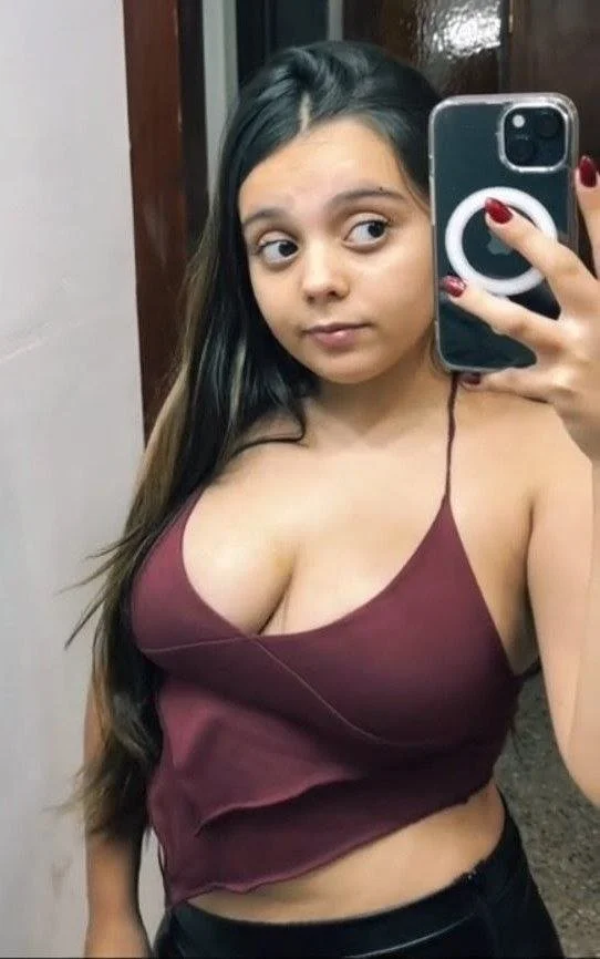 Micol pende gordibuena bien buenota y tetona image 8