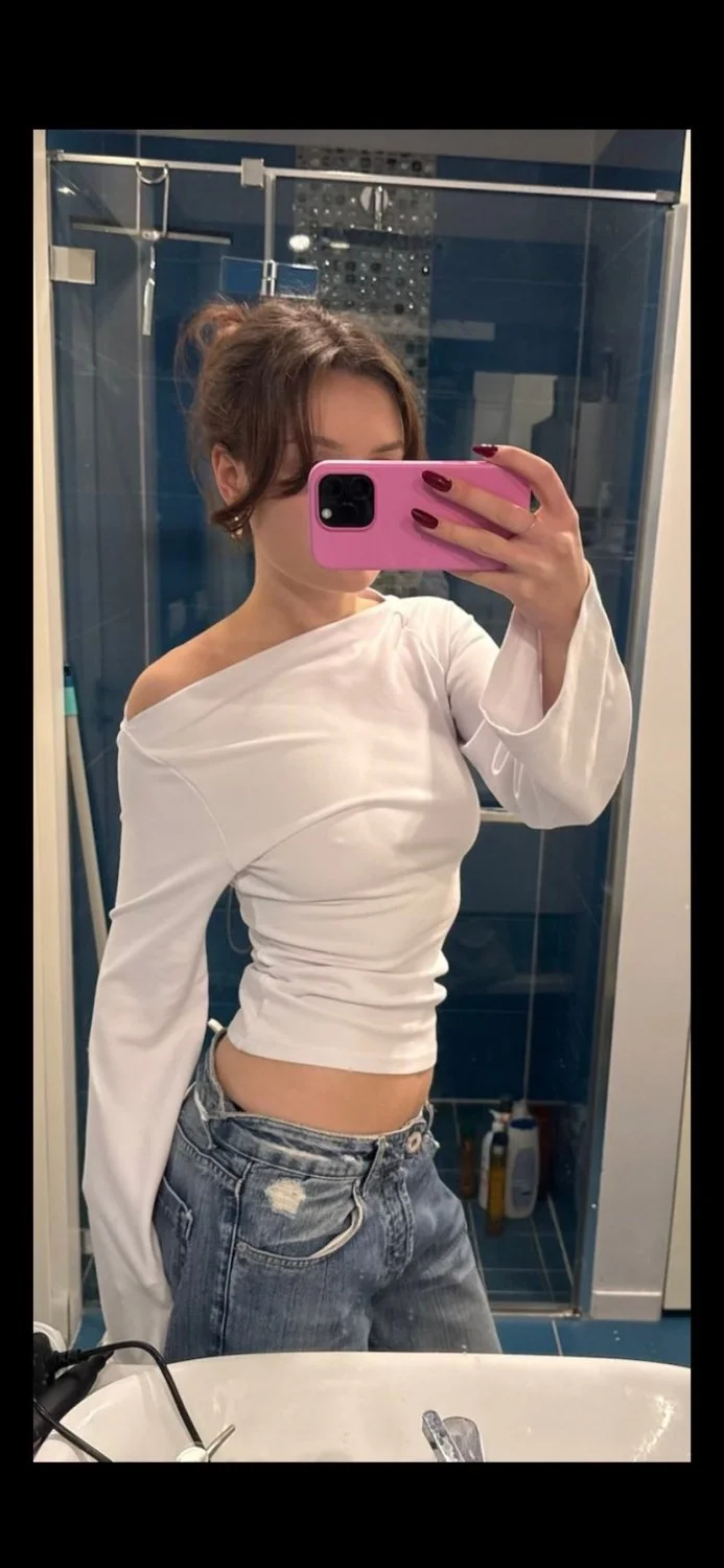 Martha 22 yo image 5