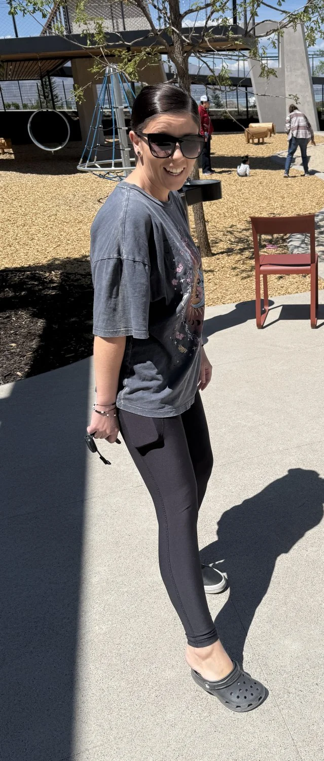 Milf A image 3
