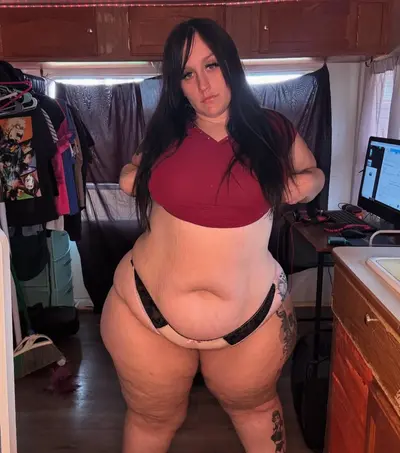 MILF Sh3lbyT00P3achy returns to shake and model her 62” inch ass cover image