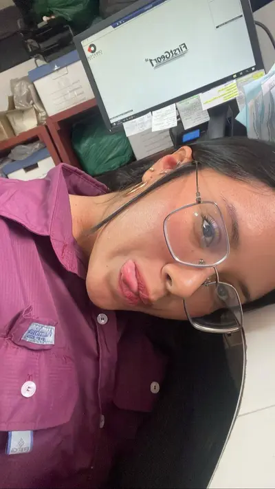 Ops... novinha sexy foi vazada no motel fazendo sexo anal cover image